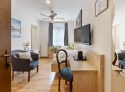 single room with shower, WC