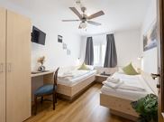 family room with shower, WC