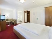 double room with bath tub, WC