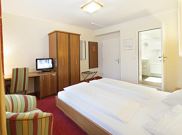 Double room, bath, toilet