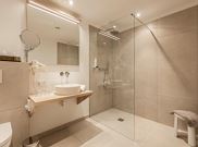 double room with bath tub, WC