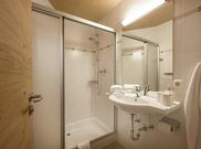 Apartment, bath, toilet, facing the mountains