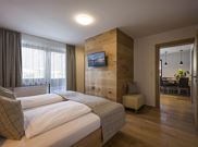 Apartment, bath, toilet, lake view