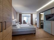 Double room, shower, toilet, no smoker