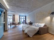 Suite, shower, toilet, wheelchair accessible