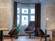 Suite, shower, toilet, wheelchair accessible