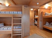 Shared room, shared shower/shared toilet, 1 bed room