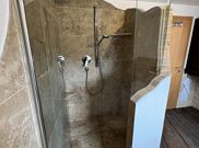 Appartement/Fewo, Dusche und Badewanne, Bergseite