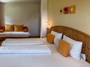 Triple room, shower, toilet