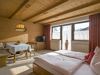 Apartment, shower, toilet, east