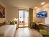 single room with shower or bath tub, WC, balcony